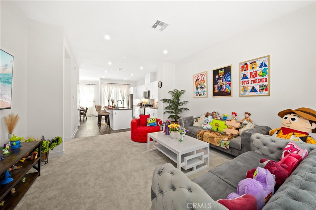 1614 W Bushell Street