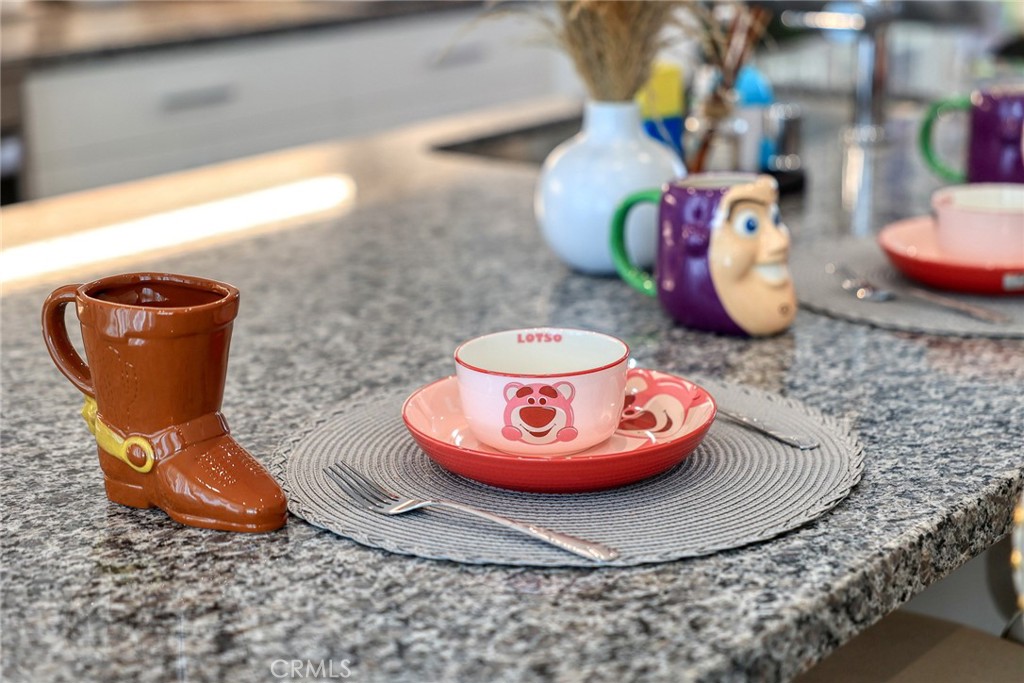 1614 W Bushell Street