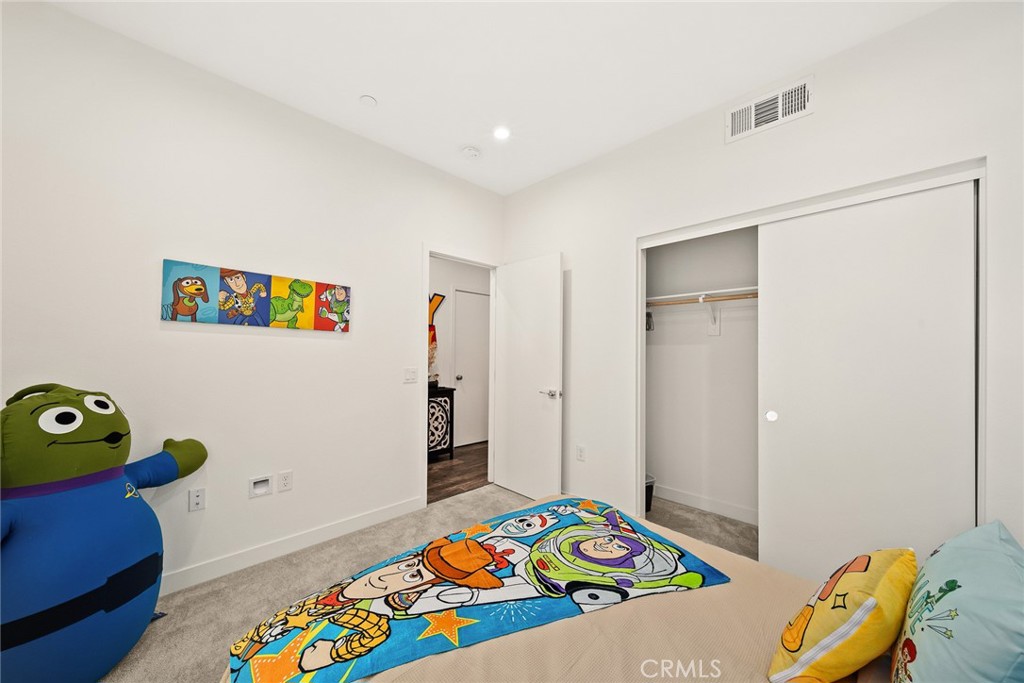 1614 W Bushell Street