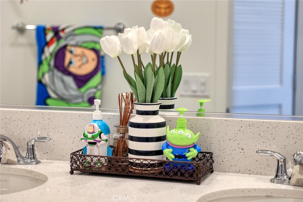 1614 W Bushell Street