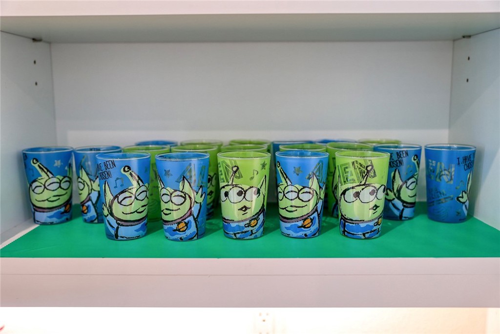 1614 W Bushell Street