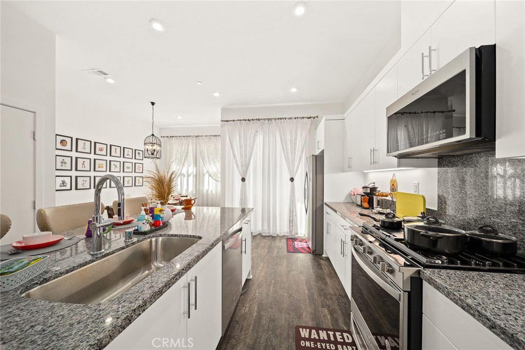 1614 W Bushell Street