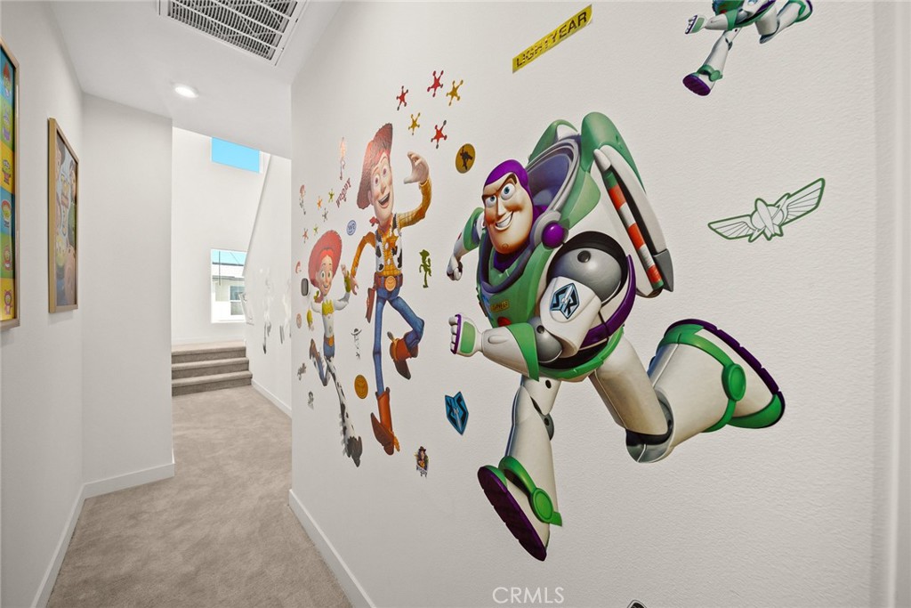 1614 W Bushell Street