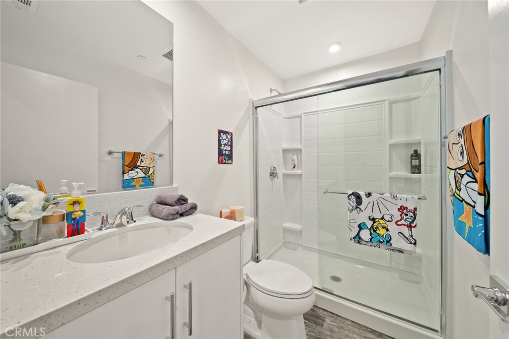 1614 W Bushell Street