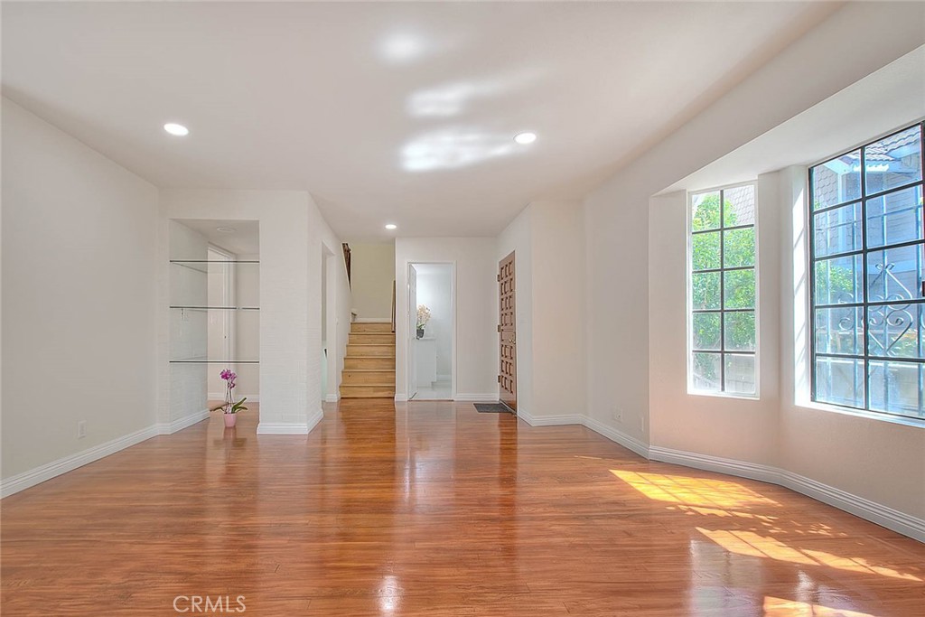 117 N Moore Avenue E
