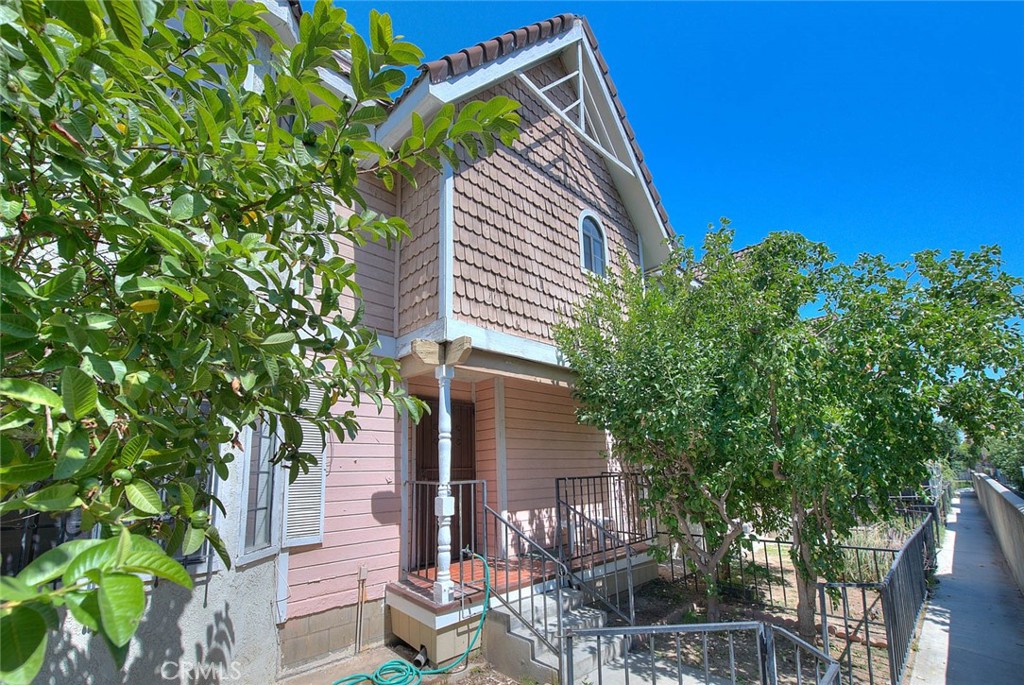 117 N Moore Avenue E