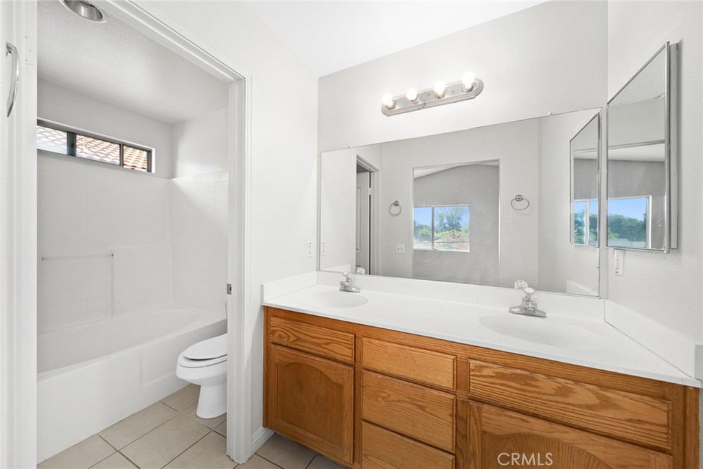 12826 Pinhiero Place