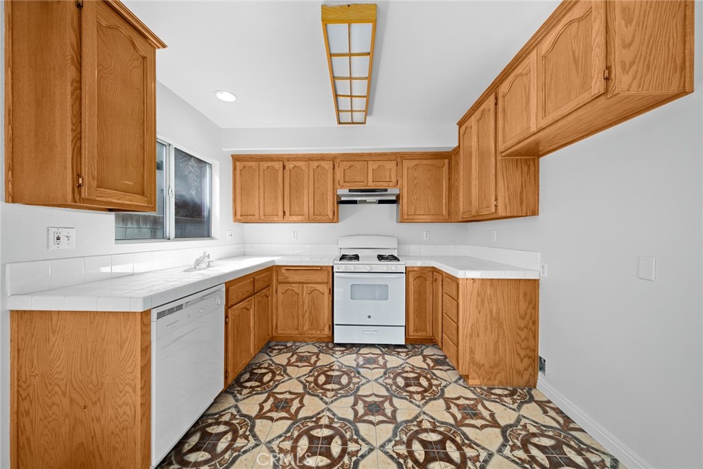 12826 Pinhiero Place