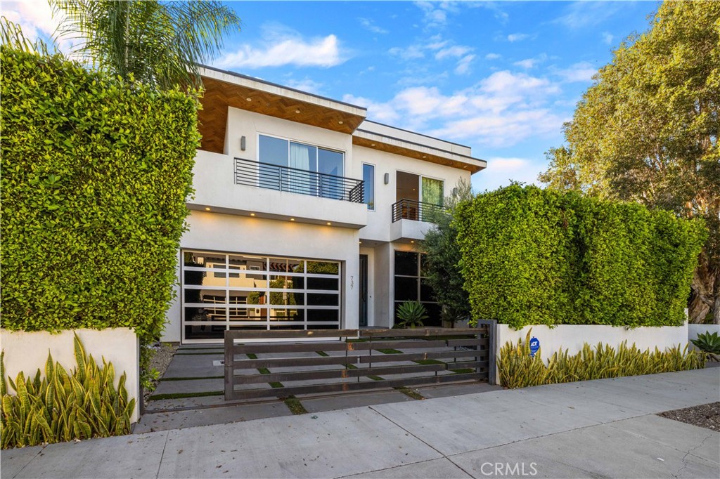 737 N Cherokee Avenue