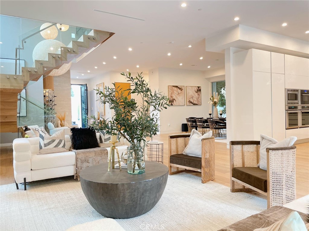 737 N Cherokee Avenue