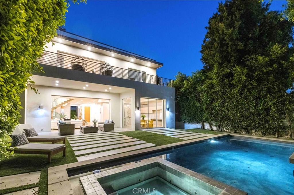 737 N Cherokee Avenue