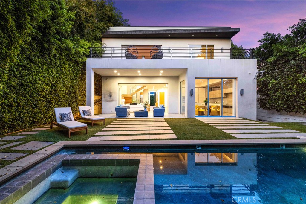 737 N Cherokee Avenue