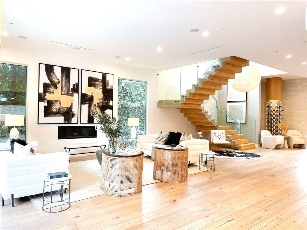 737 N Cherokee Avenue