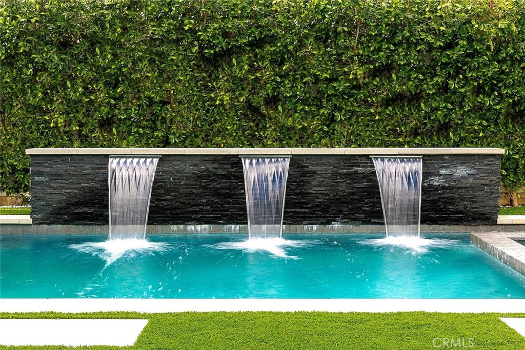 737 N Cherokee Avenue