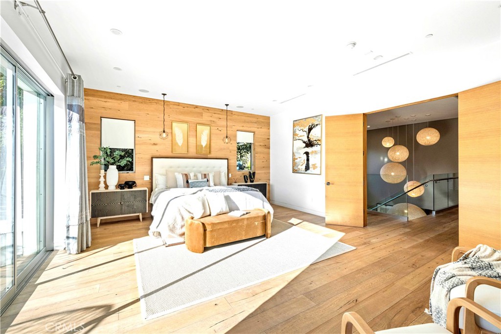 737 N Cherokee Avenue