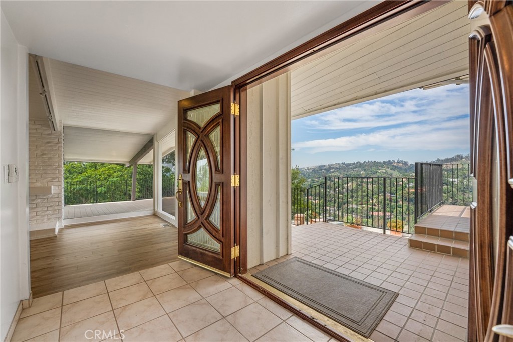 657 E Avocado Crest Road