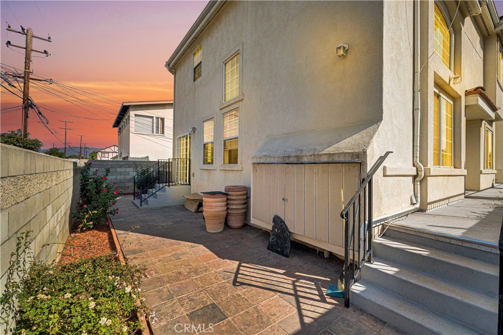 1615 S Atlantic Boulevard B