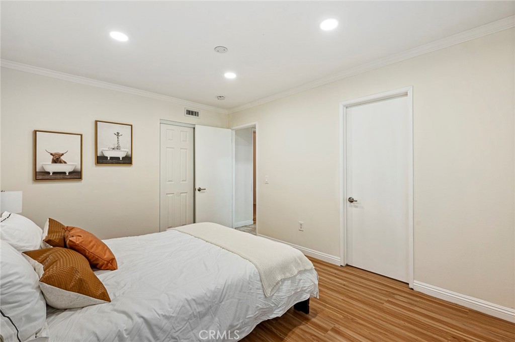 601 E Juanita Avenue