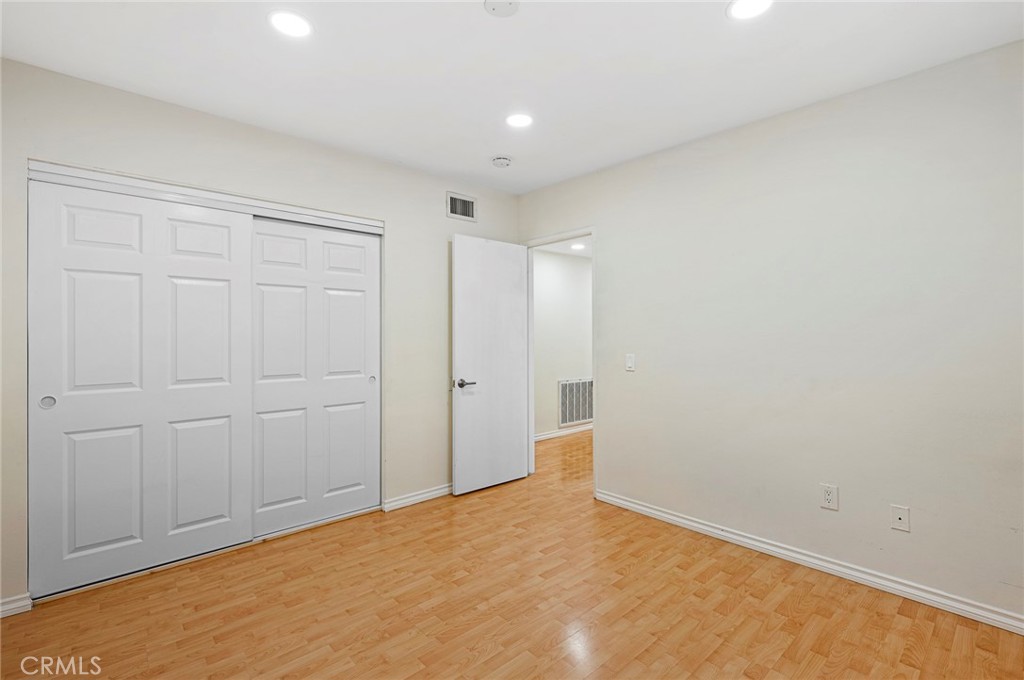 601 E Juanita Avenue