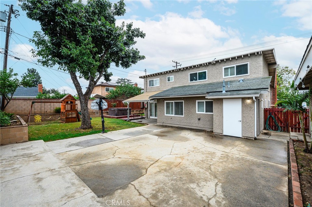 601 E Juanita Avenue