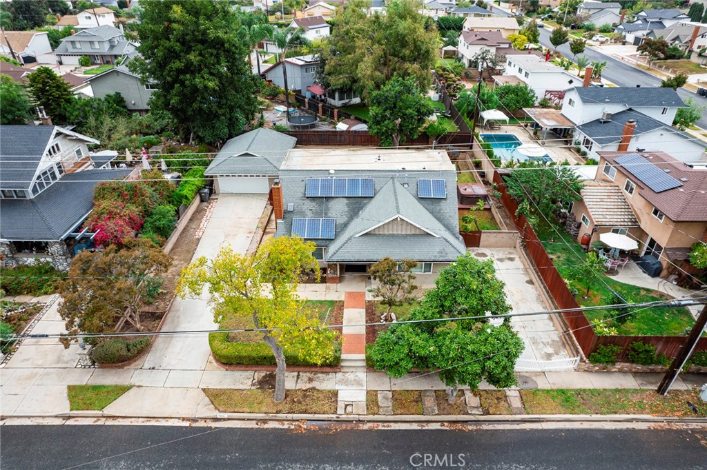 601 E Juanita Avenue