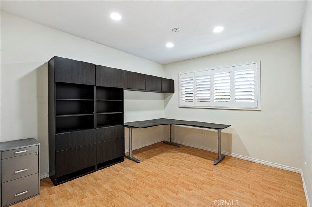 601 E Juanita Avenue