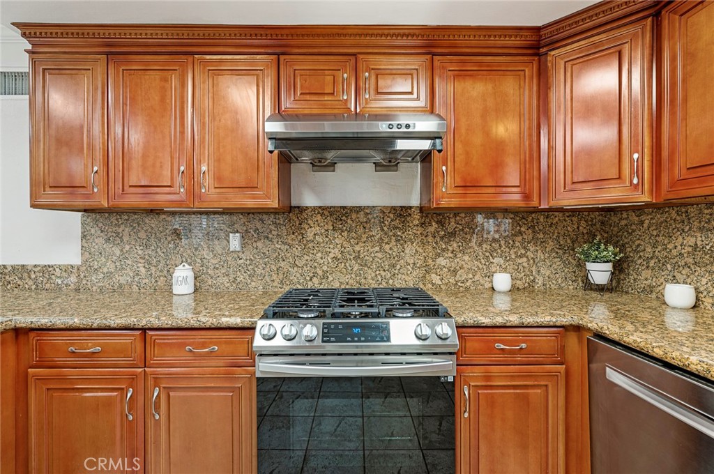 601 E Juanita Avenue