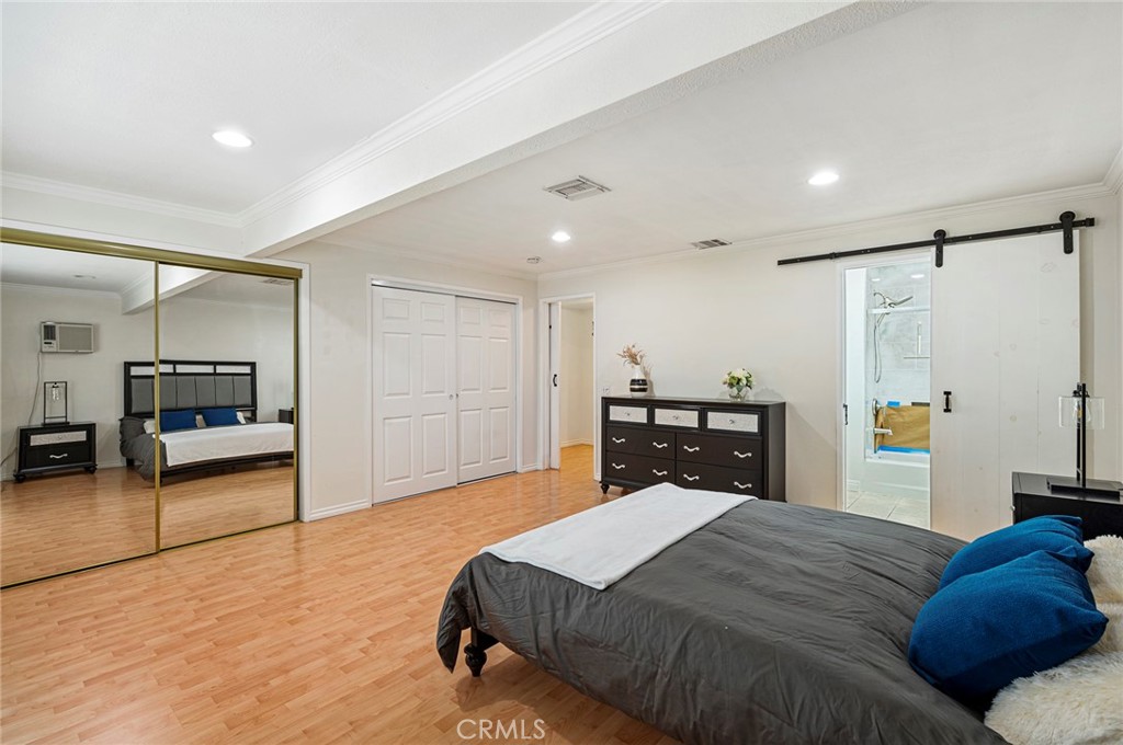 601 E Juanita Avenue