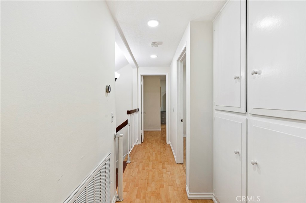 601 E Juanita Avenue