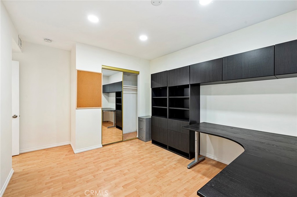 601 E Juanita Avenue