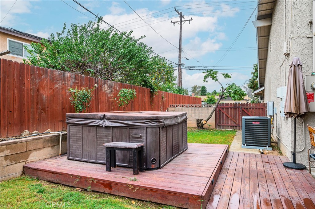 601 E Juanita Avenue