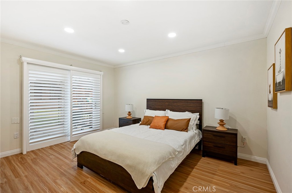 601 E Juanita Avenue