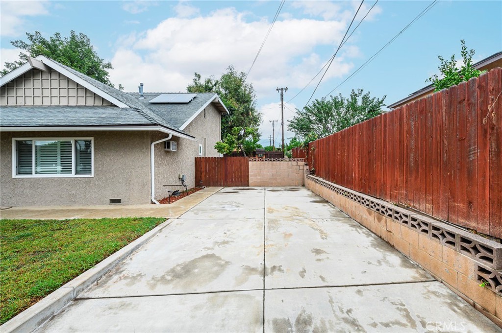 601 E Juanita Avenue