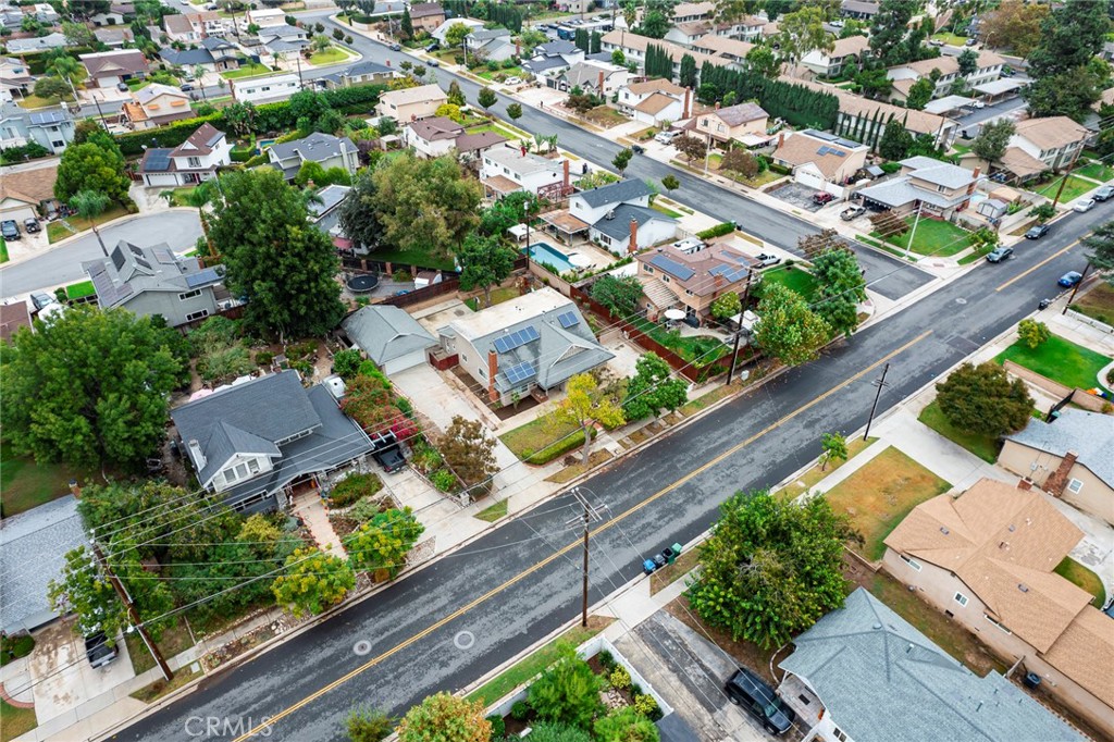 601 E Juanita Avenue