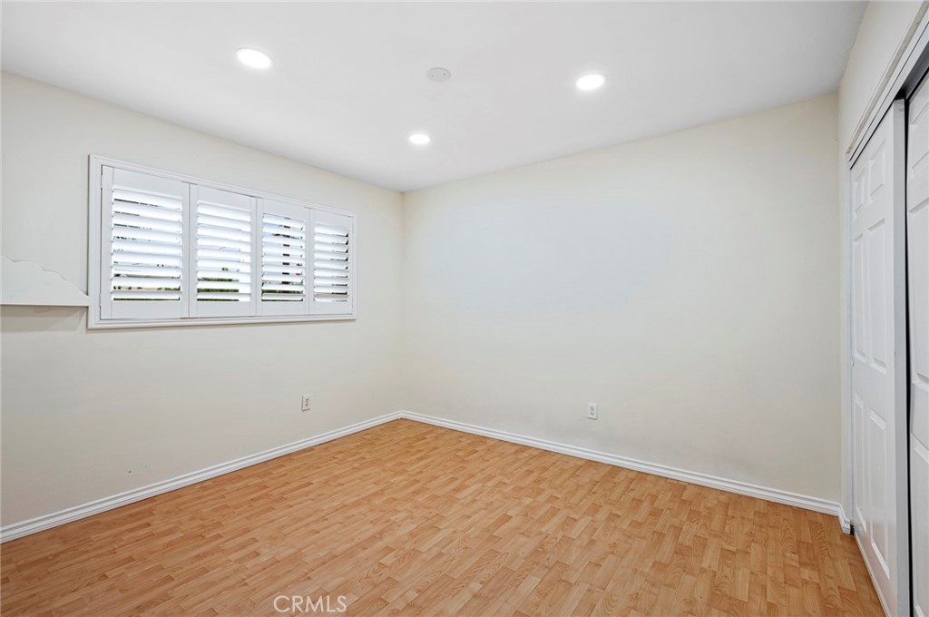 601 E Juanita Avenue