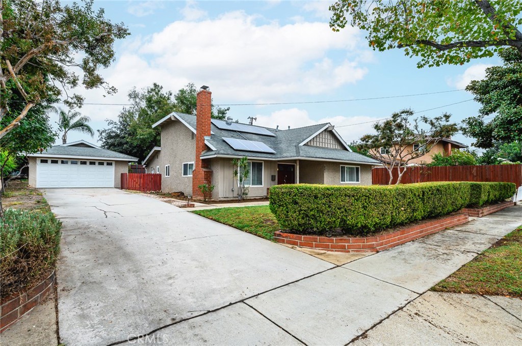 601 E Juanita Avenue