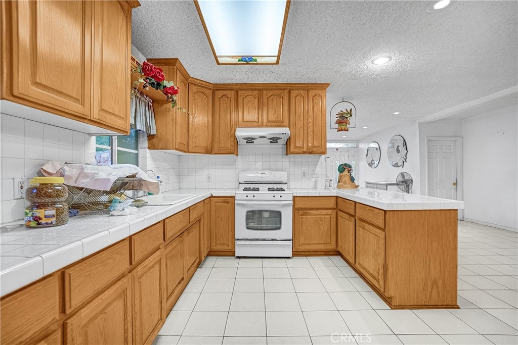 722 W Graves Avenue