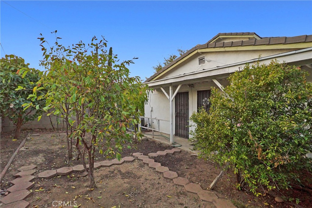 722 W Graves Avenue