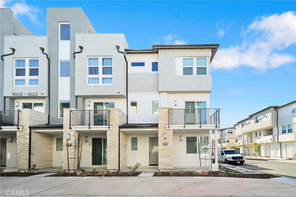 1602 W Bushell Street