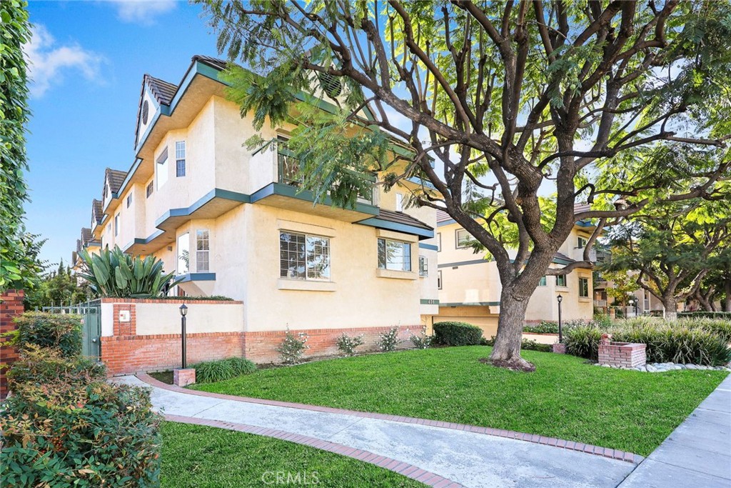 406 California Street A