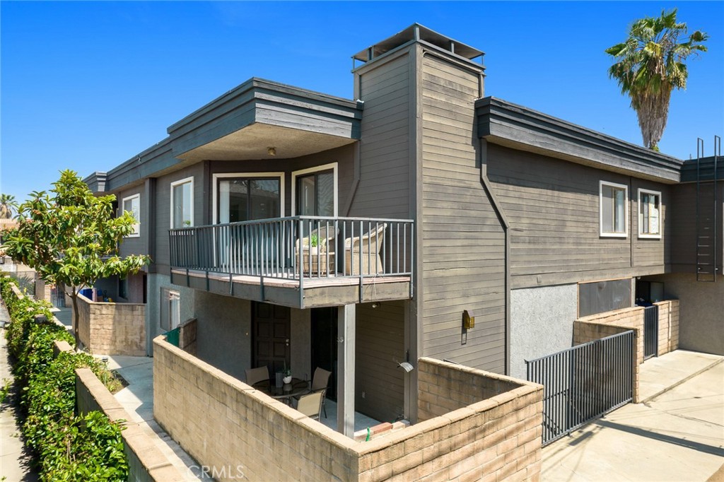 1107 W Duarte Road D