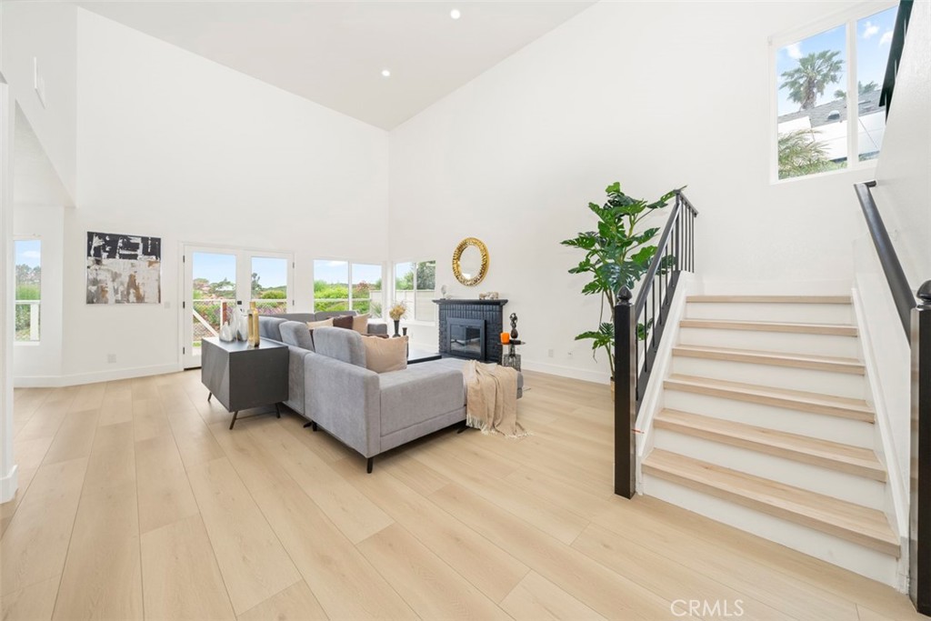 3638 Lorimer Lane