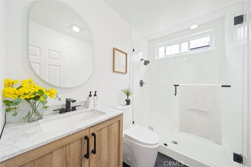 3638 Lorimer Lane