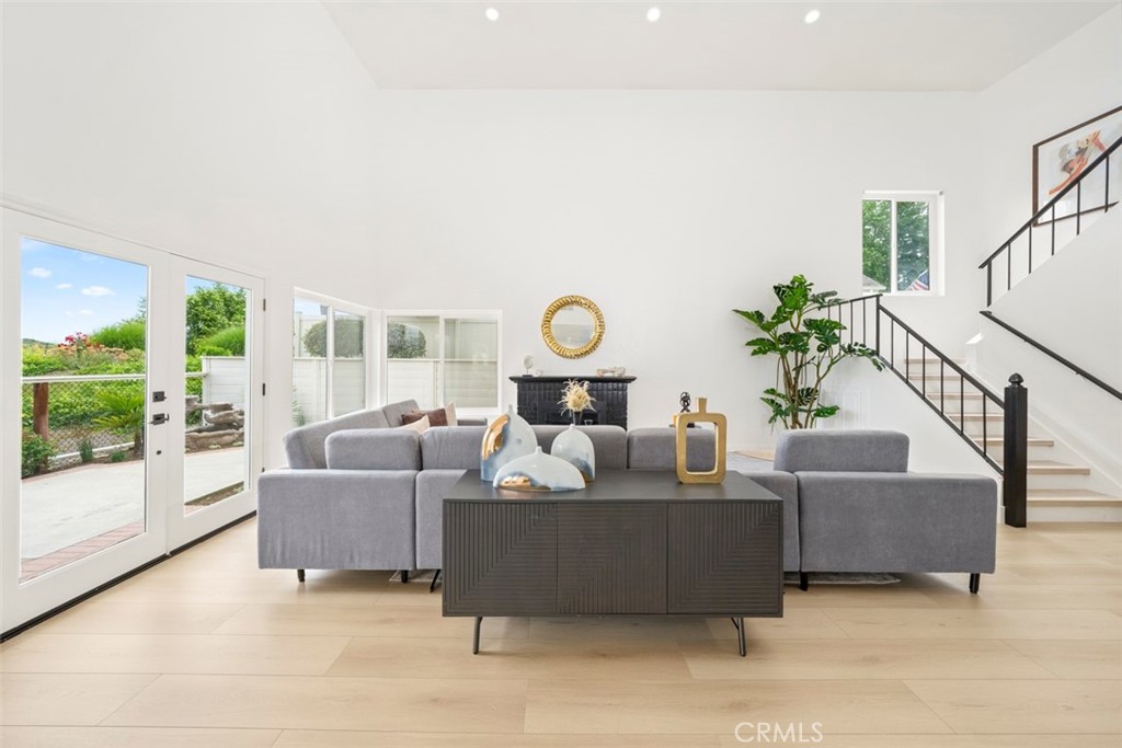 3638 Lorimer Lane