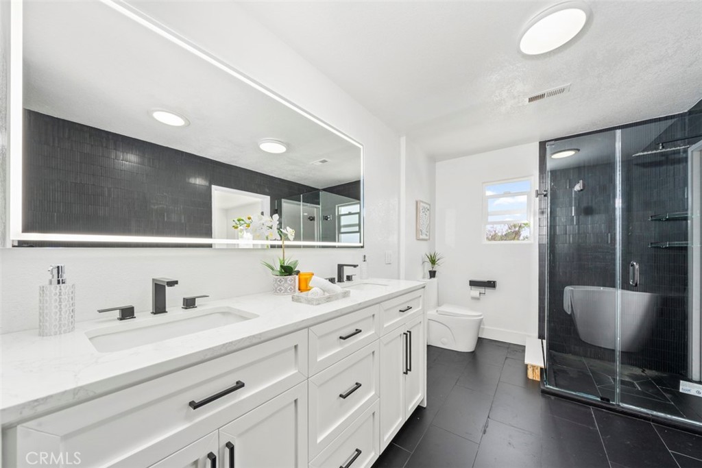 3638 Lorimer Lane