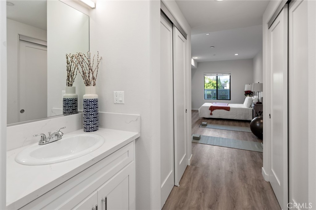 419 N Chandler Avenue 605