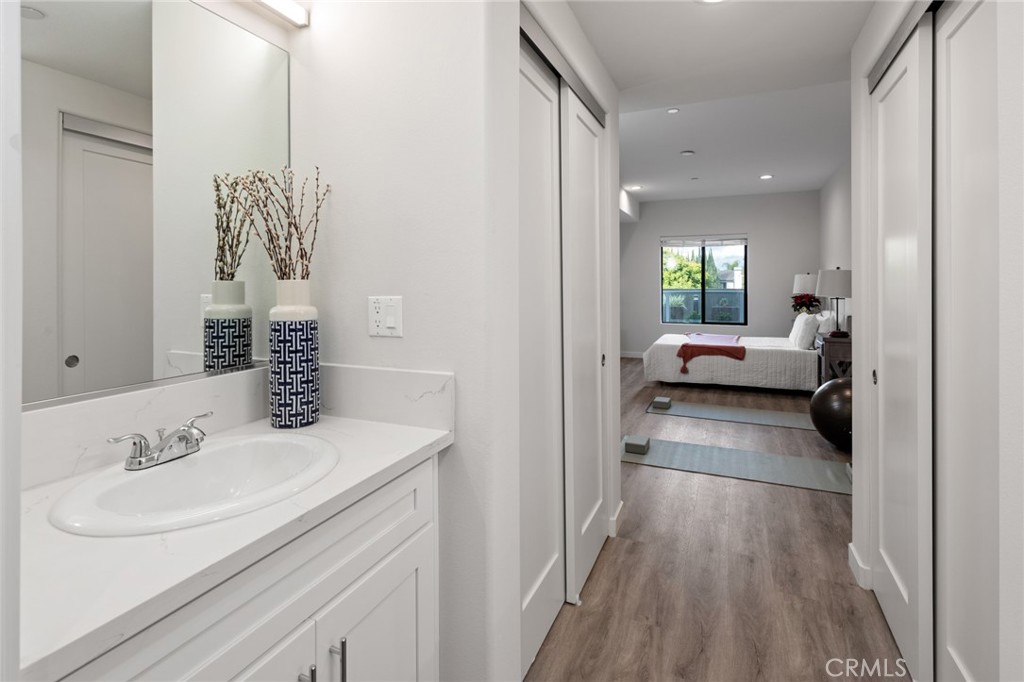 419 N Chandler Avenue 605