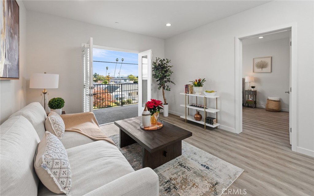 419 N Chandler Avenue 605