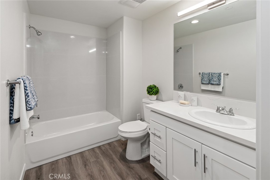 419 N Chandler Avenue 605