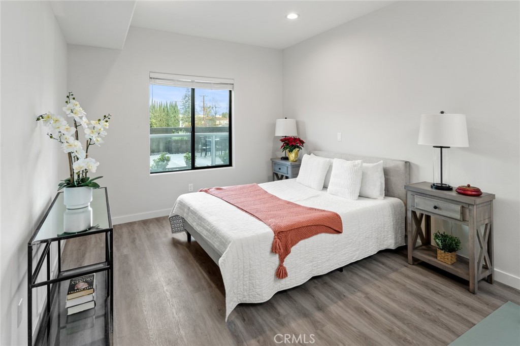 419 N Chandler Avenue 605